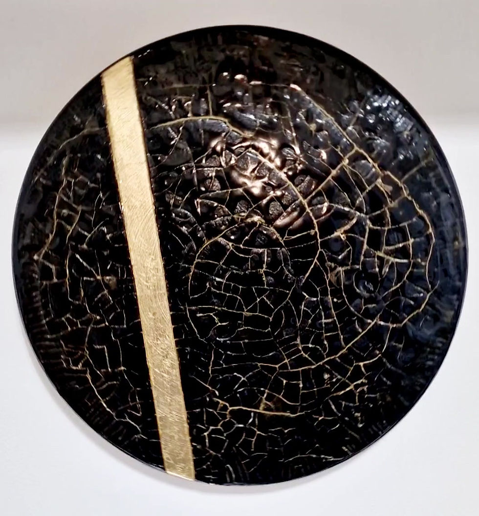 Miniaturbild: Textured Crackle Paint and Resin Art Front View