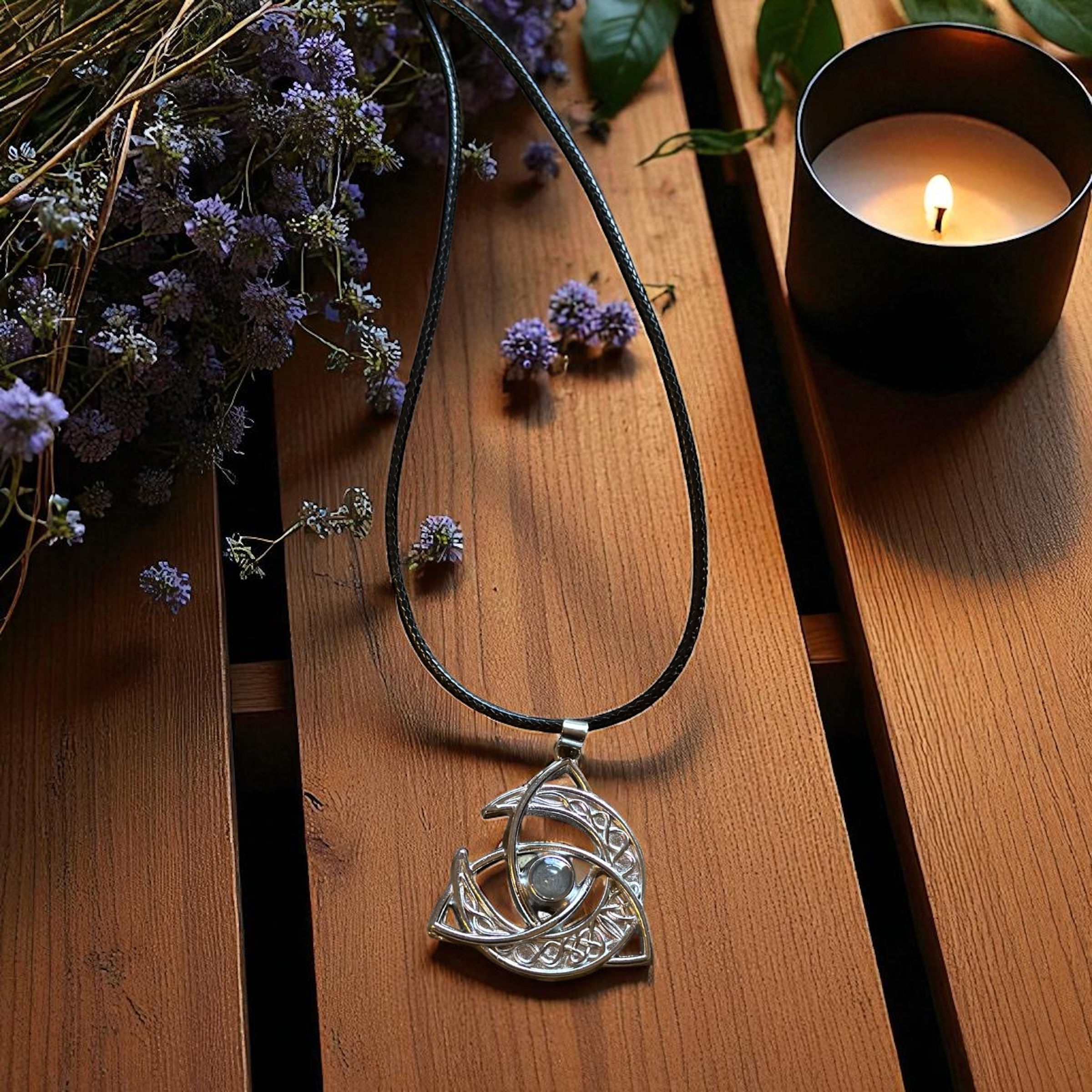 Colgante Triquetra con Labradorita (Acero)