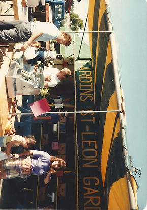 vintage farmers market winnipeg local St-Léon