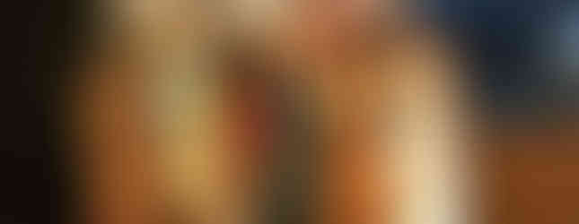 Vanessa e integrantes do espetáculo Teresas