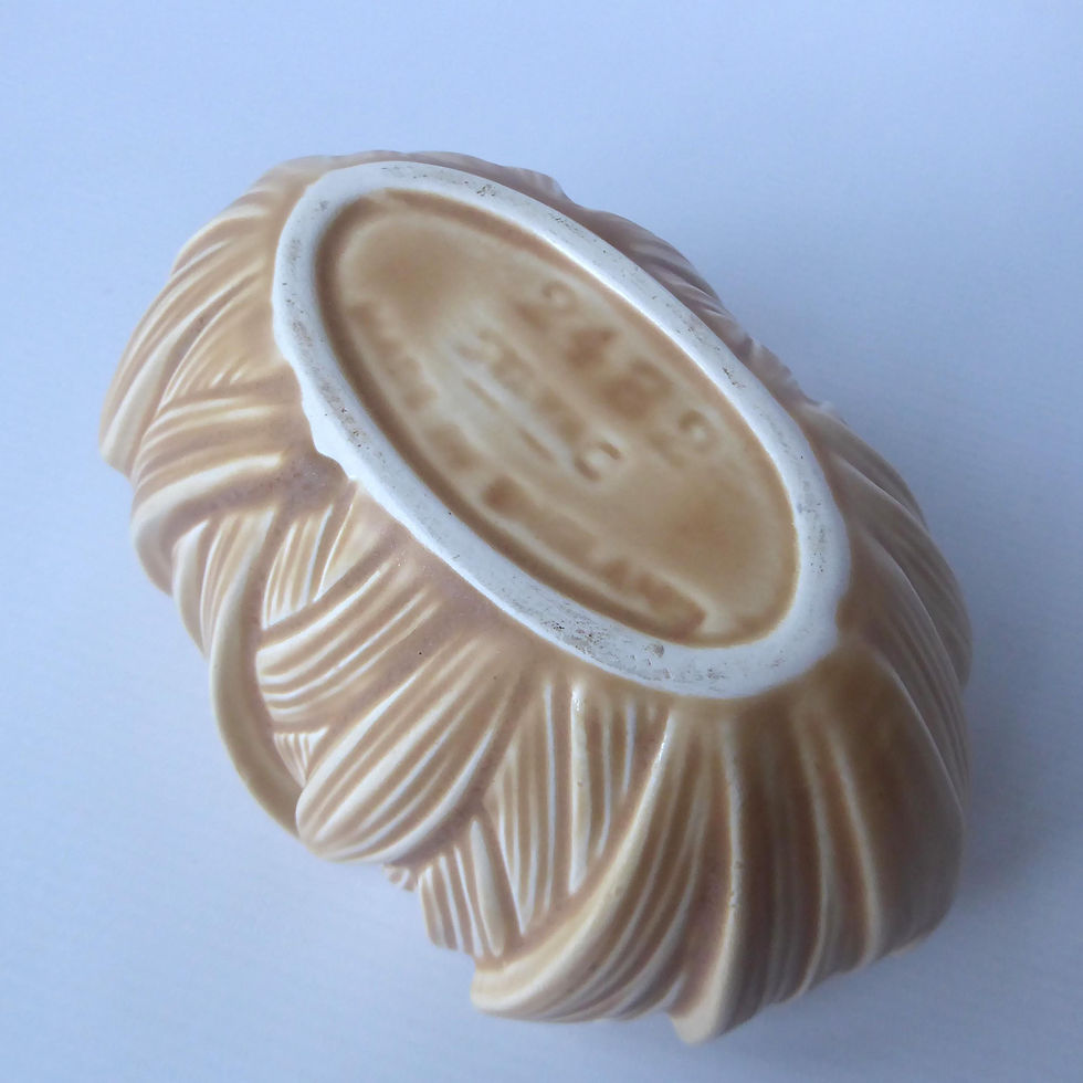 Thumbnail: Vintage SylvaC hyacinth leaf planter/vase 2482. Retro 1950s beige ceramic/potter