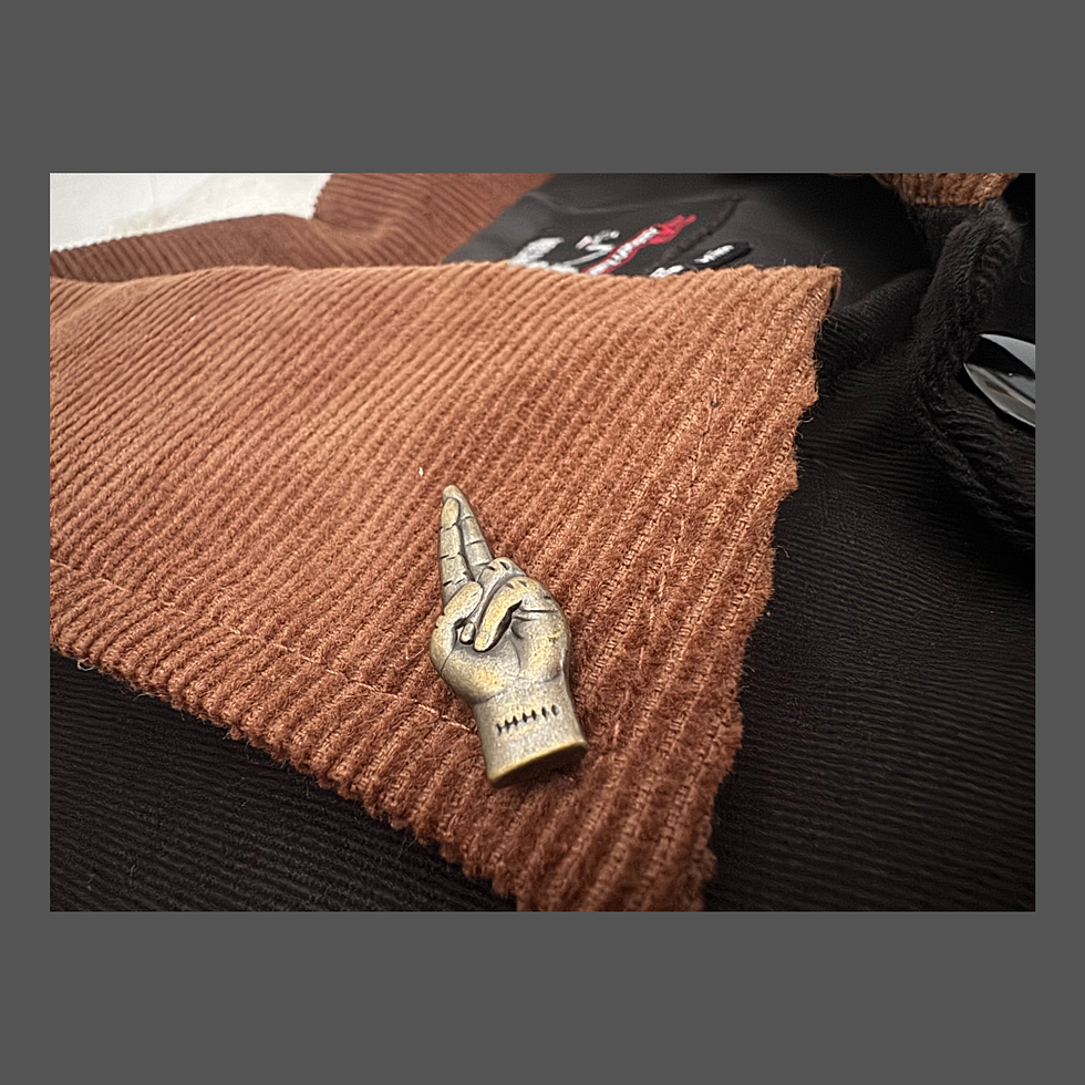 Miniature : Veste homme noir modèle SICK BOY de Loser Machine Company vue sur pin's col