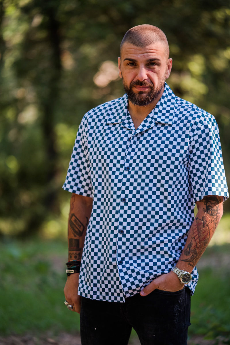 Miniature : Chemise manches courtes à damier blanc et bleu de Kytone modèle Finish vue de face sur mannequin