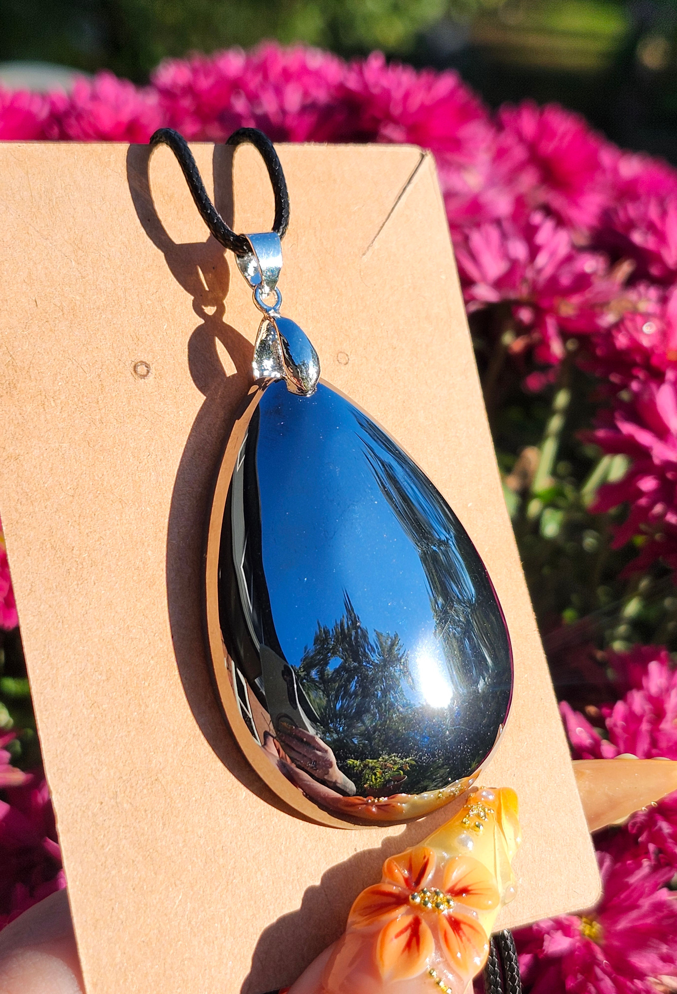 Hemalyke Large Teardrop Pendant