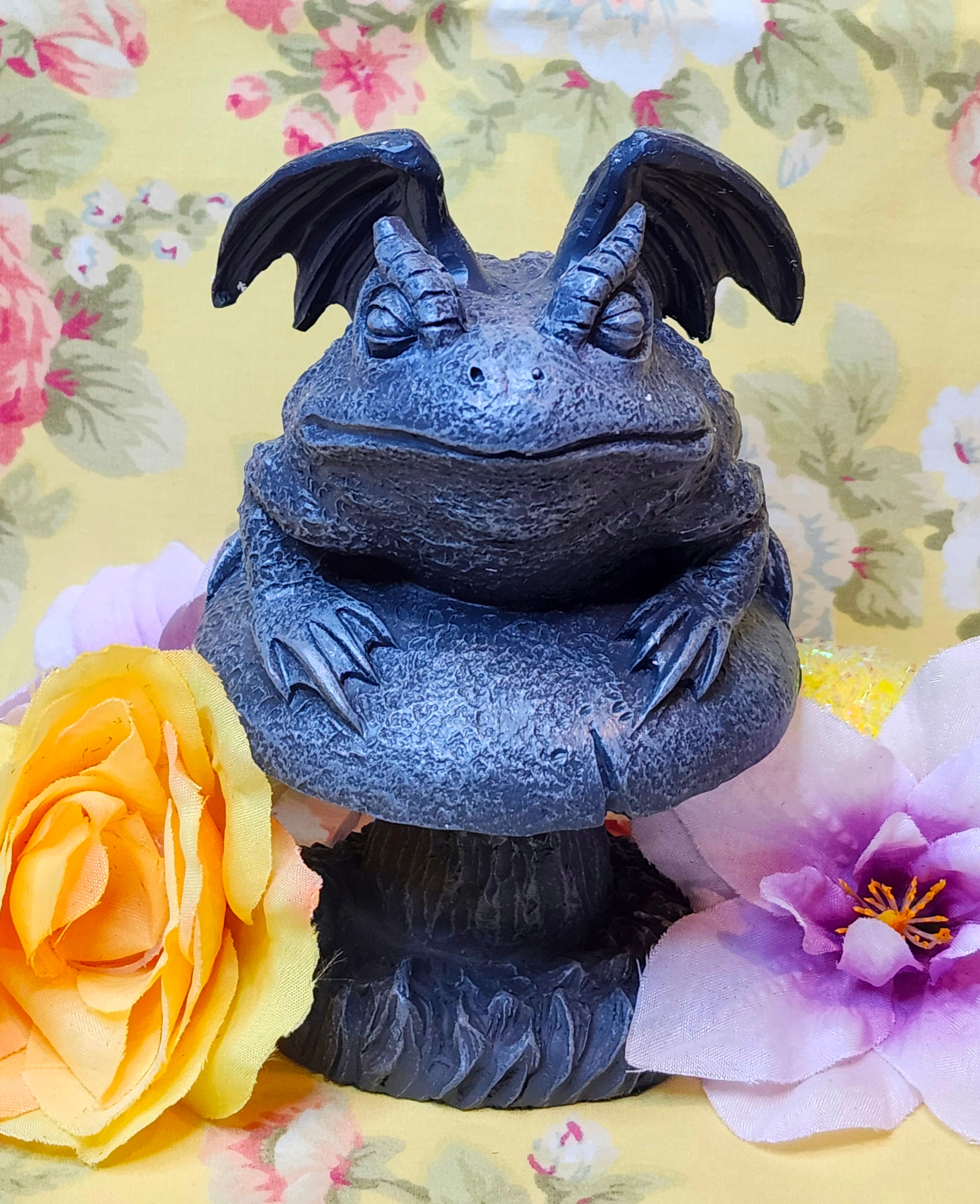 Toadgoyle Small Garden Statue