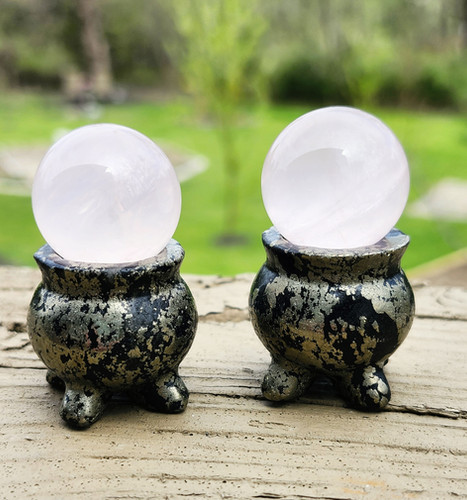 Pyrite Cauldron w/Small Sphere | SpellFire