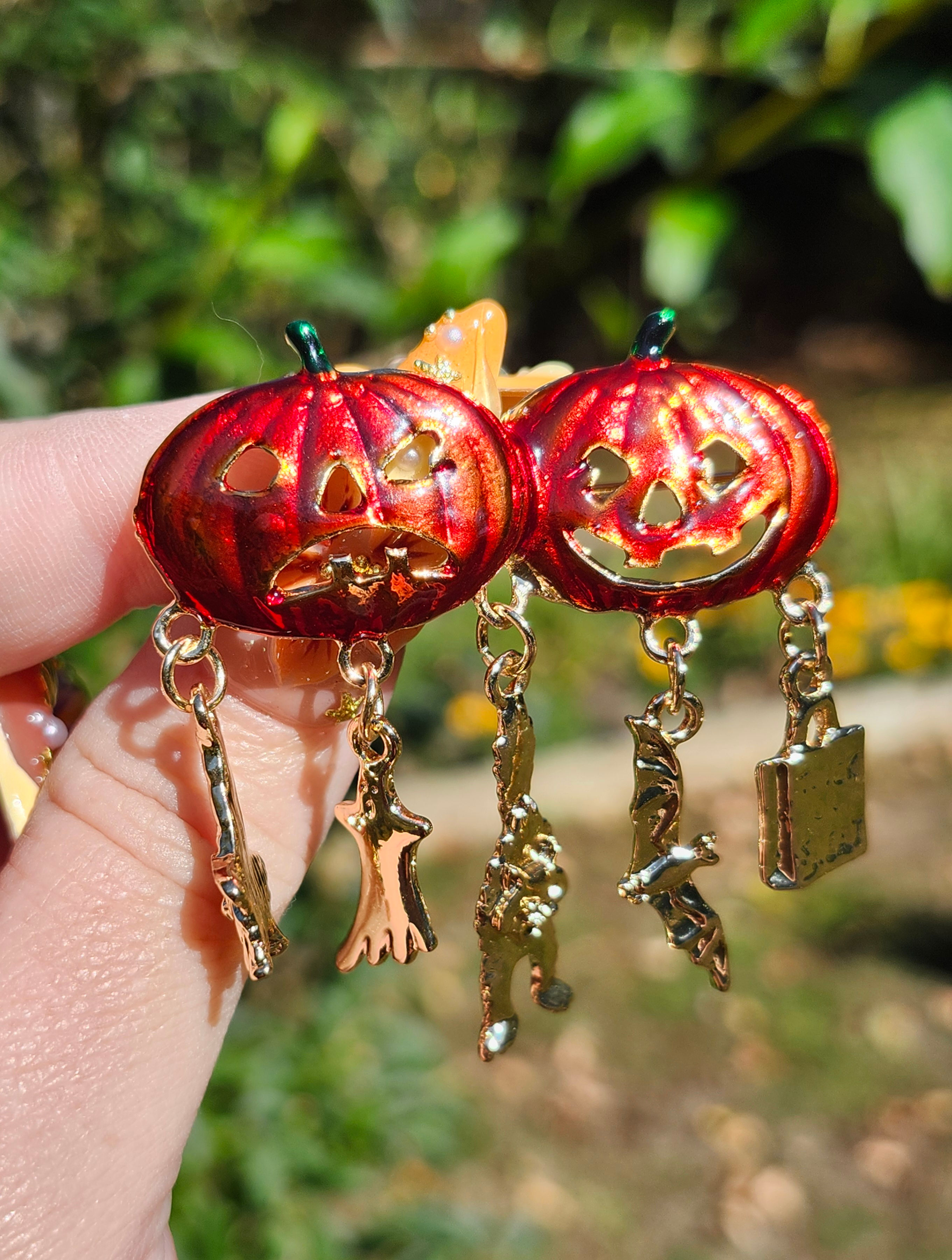 Hanging Charm Jack o Lantern Pin