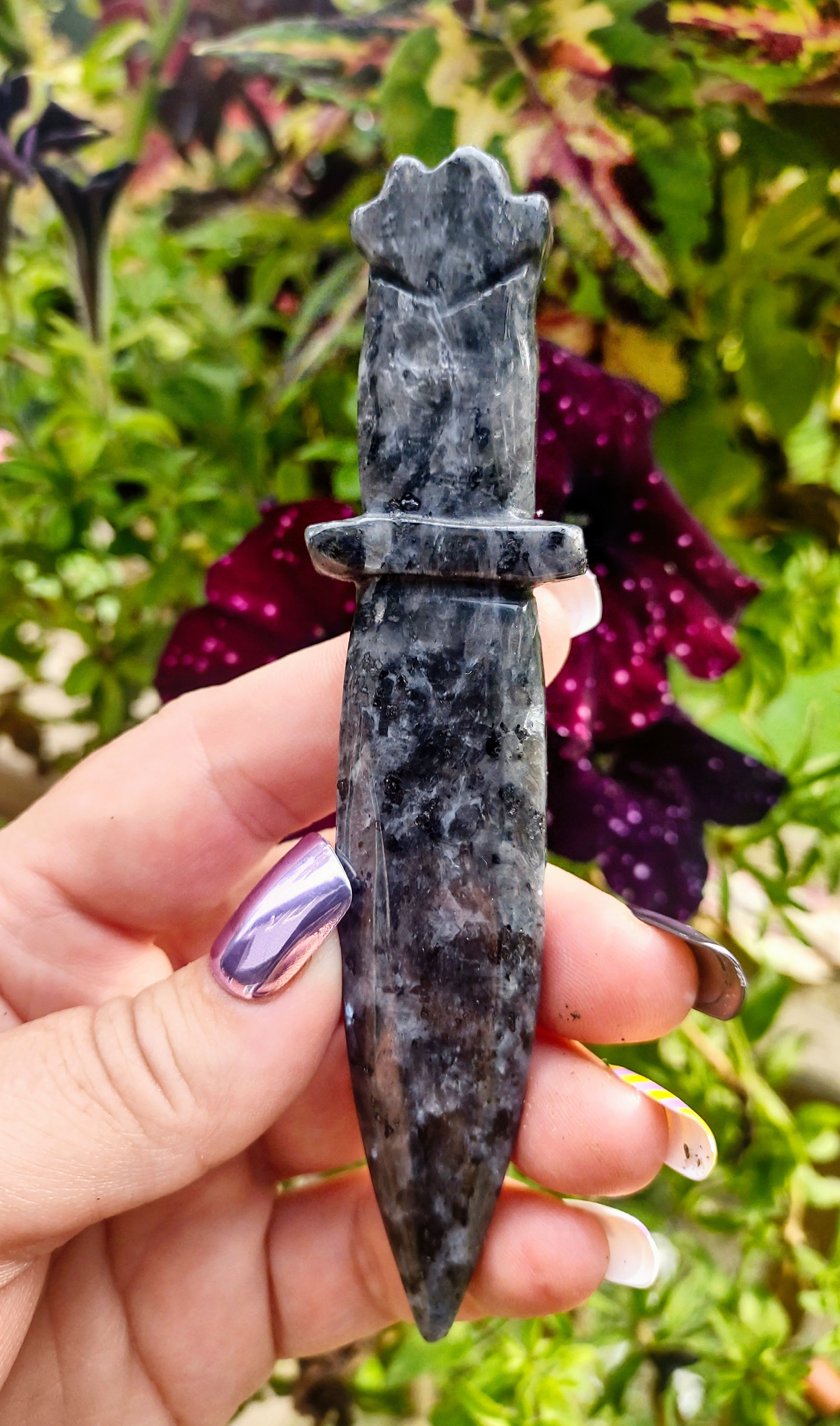 Yooperlite UV Reactive Athame Small 