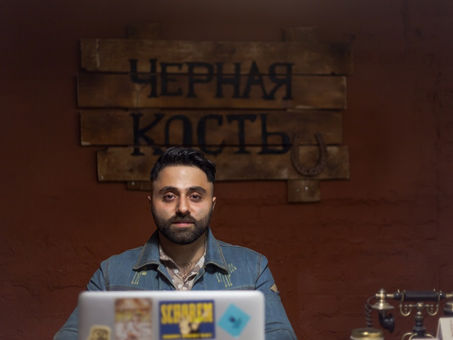 Арам Михаилян о своём барбешопе "Чёрная кость".