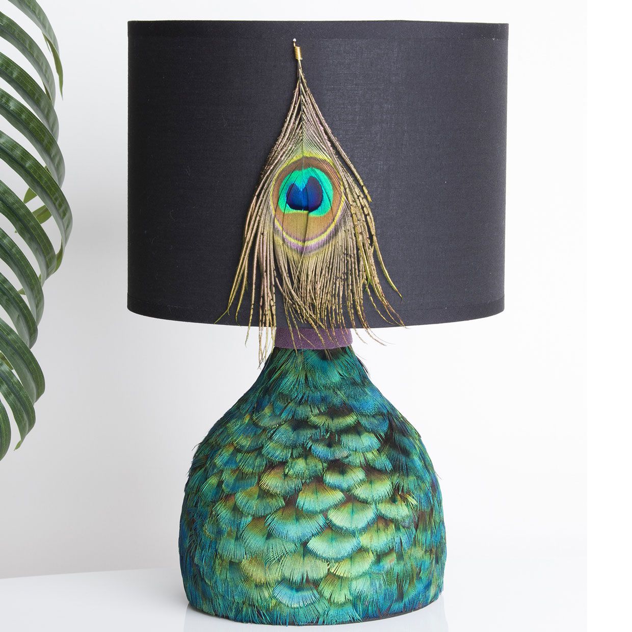 Lampe en plumes de paon grand modèle vue de face
