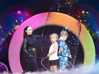 Gazillion Bubble Show Brings Family Magic to NYC