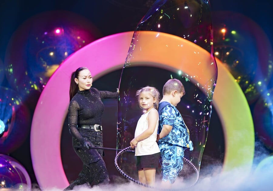 Gazillion Bubble Show Brings Family Magic to NYC