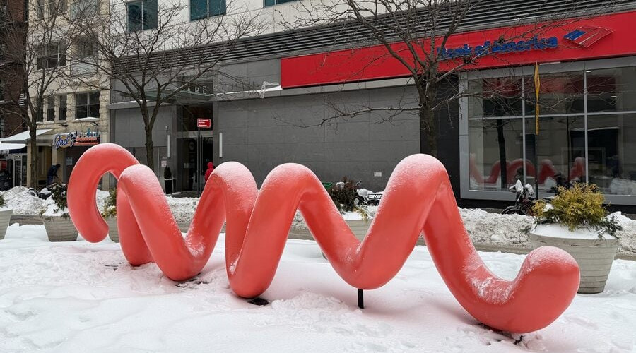 Yoni Alter’s interactive sculpture invites NYC to see “love” from a new perspective