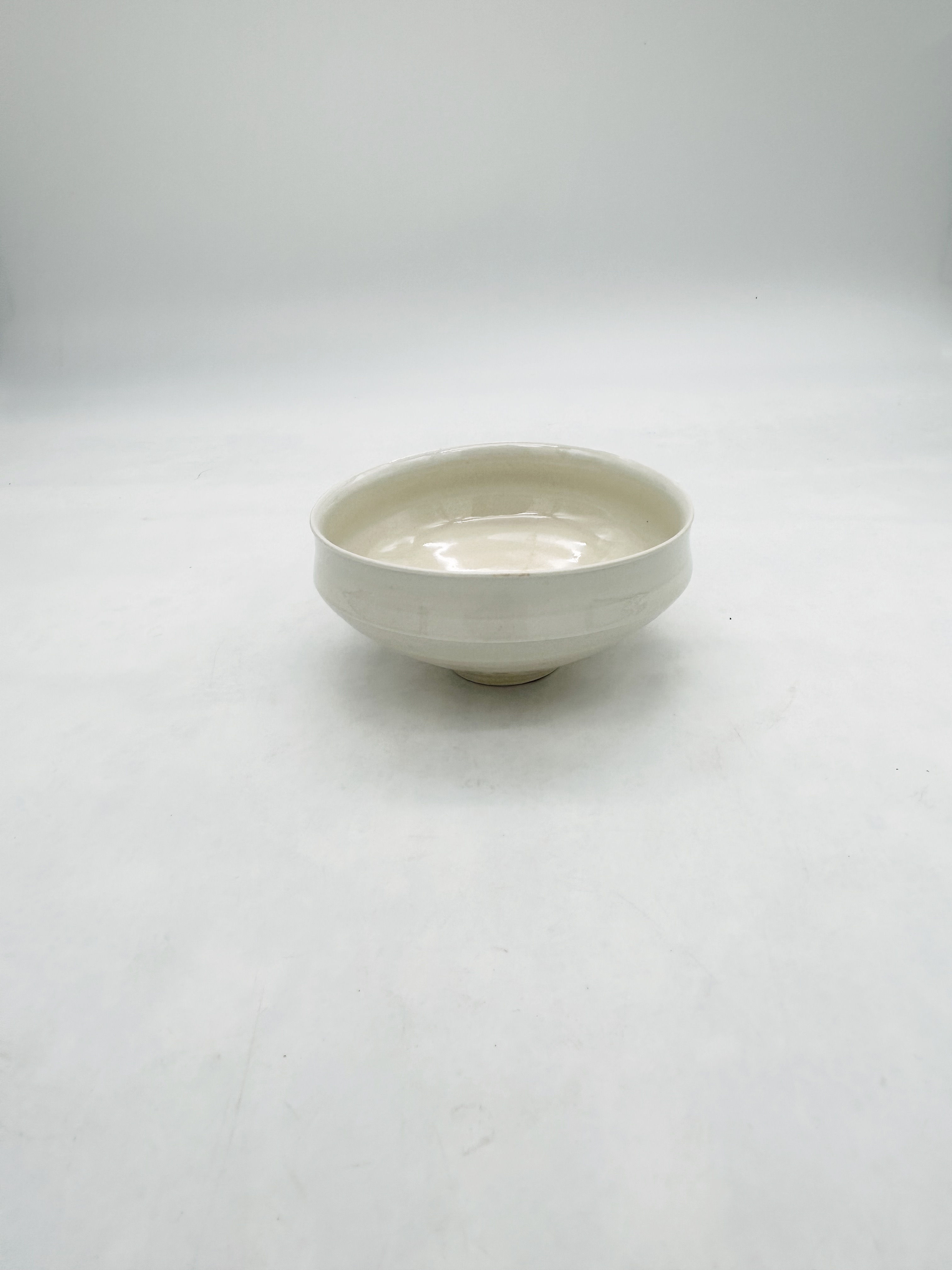 Standing Rim Oval Bowl S White