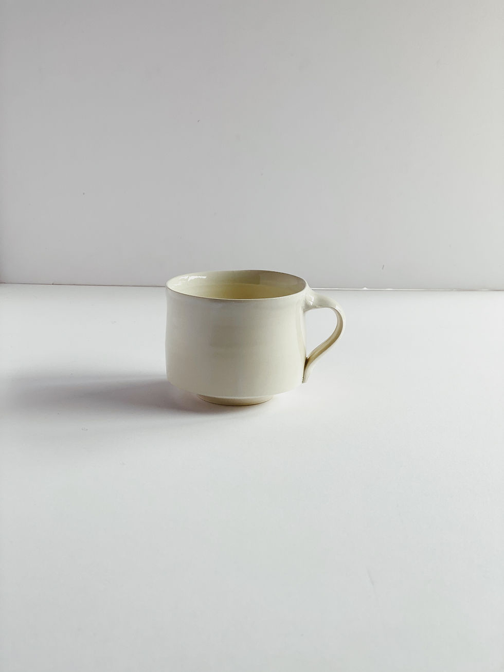 Stout Mug L White