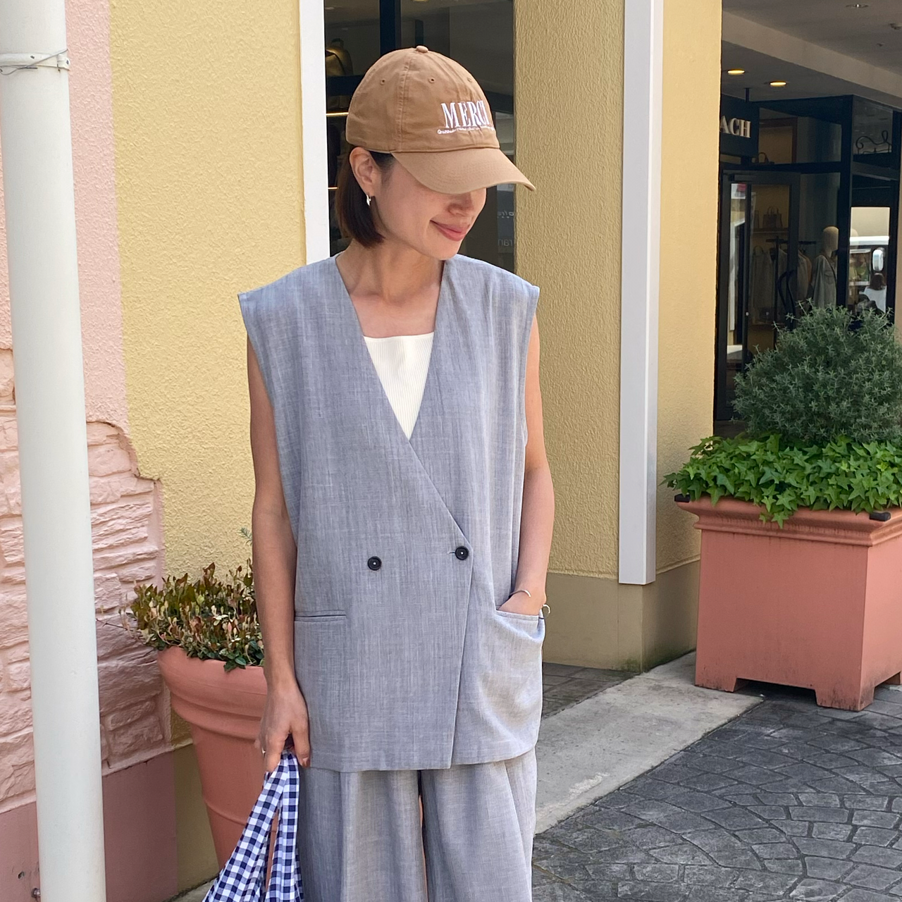 エアリーな着こなし バックスリット デザイン ジレ グレー 0659Grey