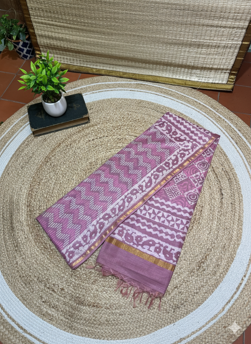 Thumbnail: Dusty Pink Cotton Liva Saree with Geometric Prints