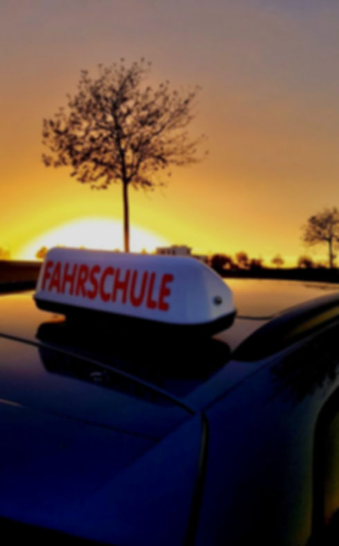 Sonnenuntergang_fahrschule_edit_edited.jpg