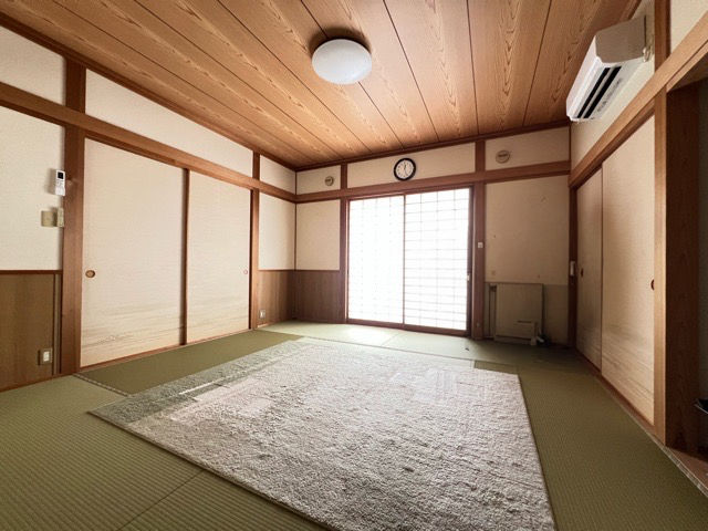 サムネイル： 西端の町のガレージ付き一軒家