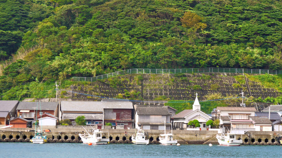 玉之浦教会と町並み