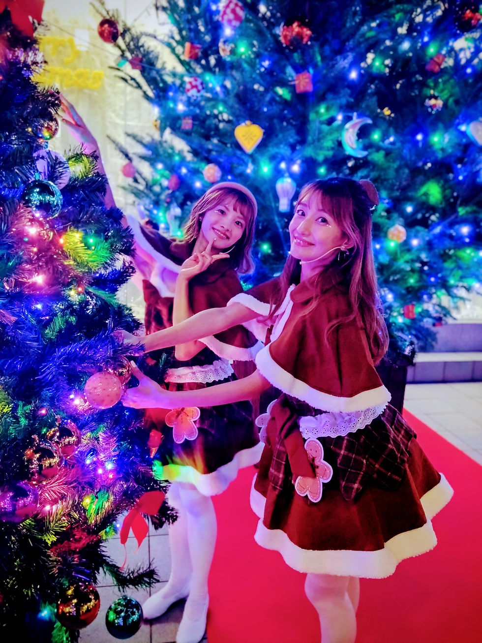 2025年11月16日 自由が丘南口 マリクレール・クリスマス点灯式にPOiNTが出演!!