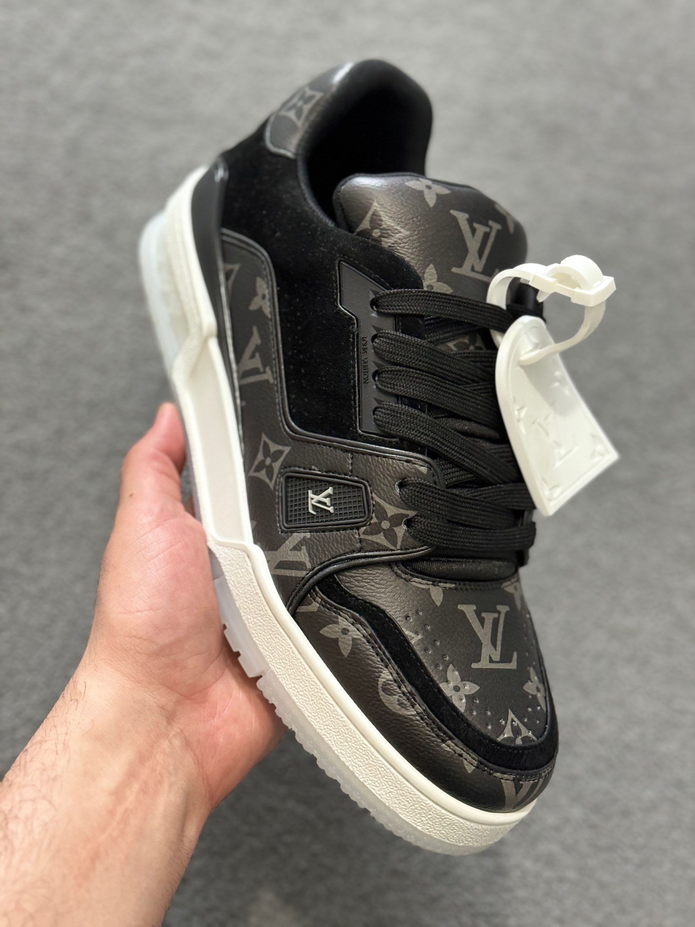 Lv sneaker 