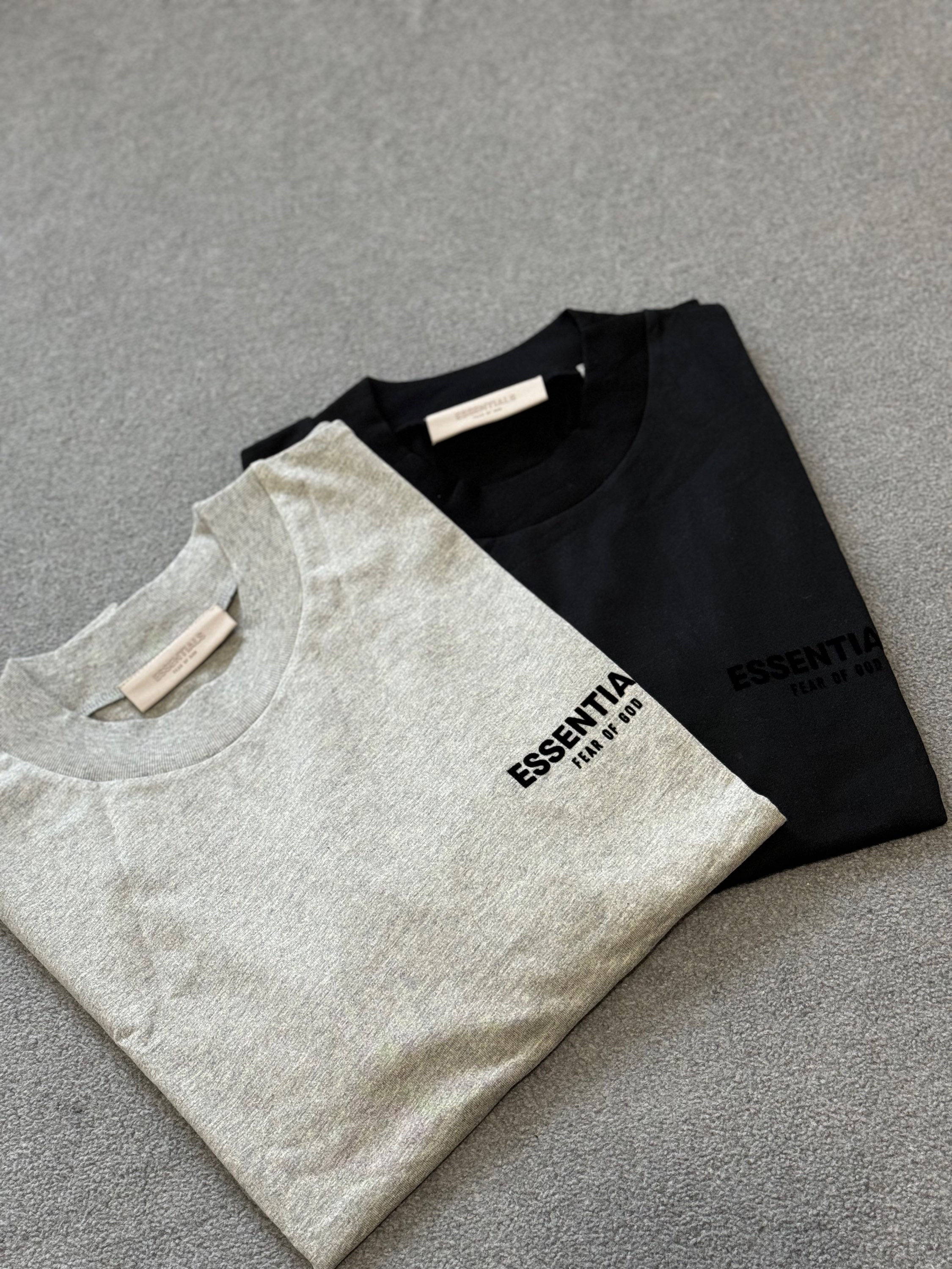 Essential T-shirt oatmeal