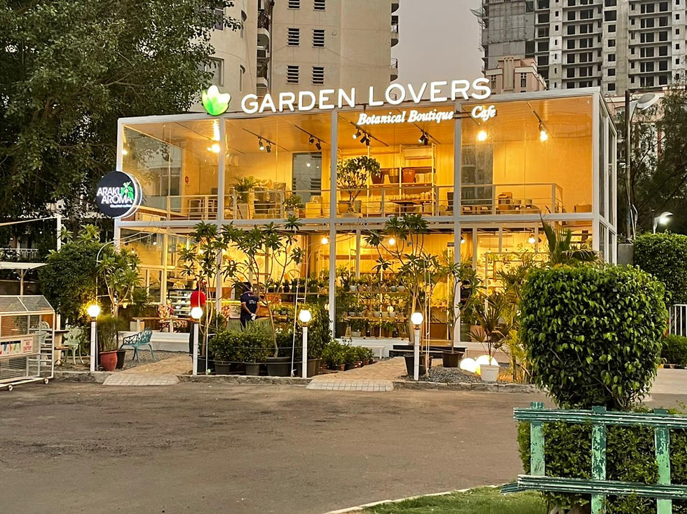 We Started With Plants. Our Customers Built the
Café.
