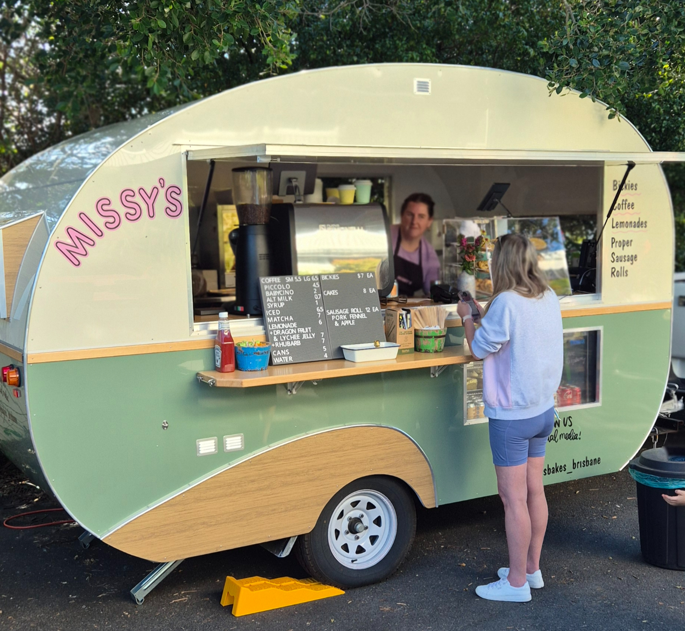 Missy's Caravan food truck