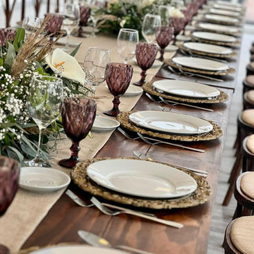 Montaje con mesas para evento en CDMX y área metropolitana