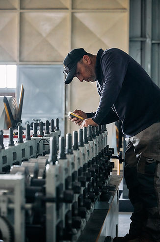 Nuestras máquinas son precisamente programadas en cada producción