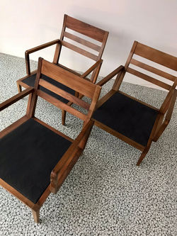 3 loungestoelen (moeten nieuwe kussens in)