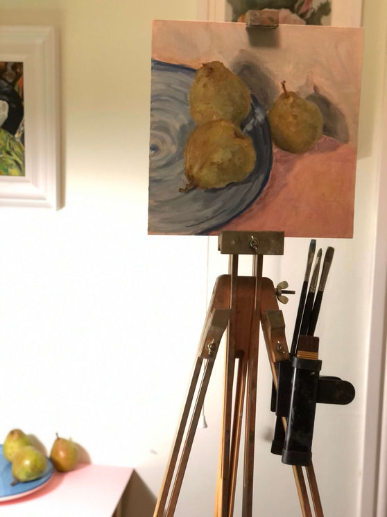 This photo was taken at the end of the painting session in the studio. It shows the painting on the easel next to the real still life.