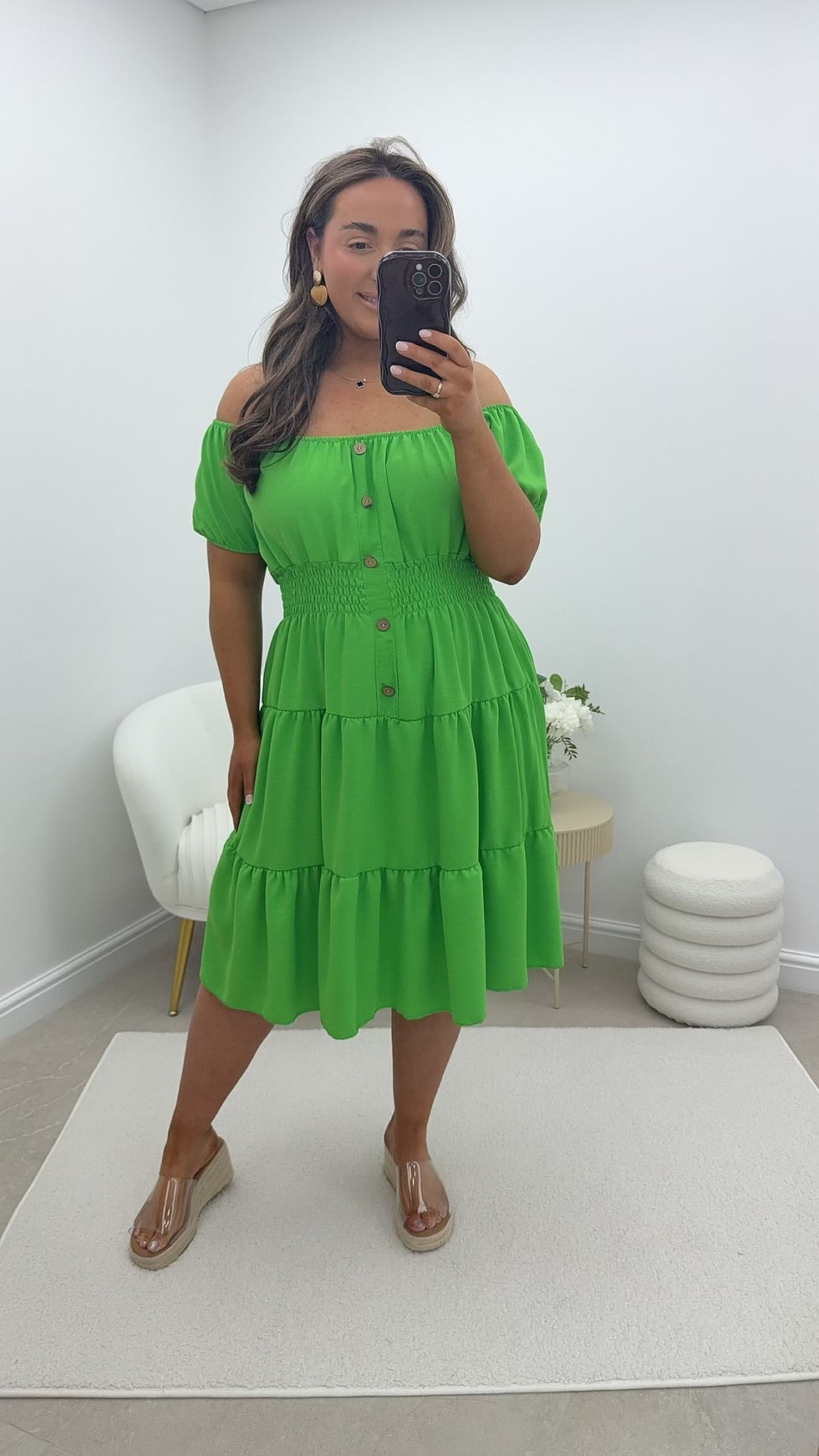Thumbnail: Maisie Basic Chiffon Magic Midi Dress Apple