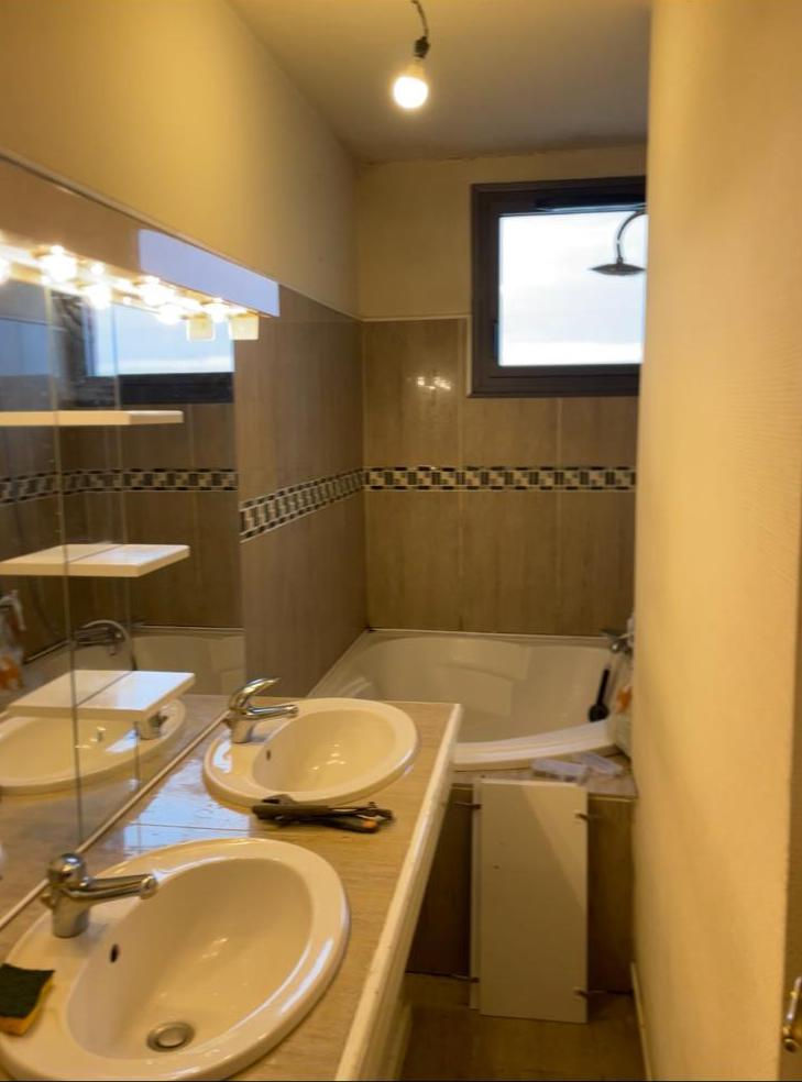 Salle de bain avant la rénovation. 