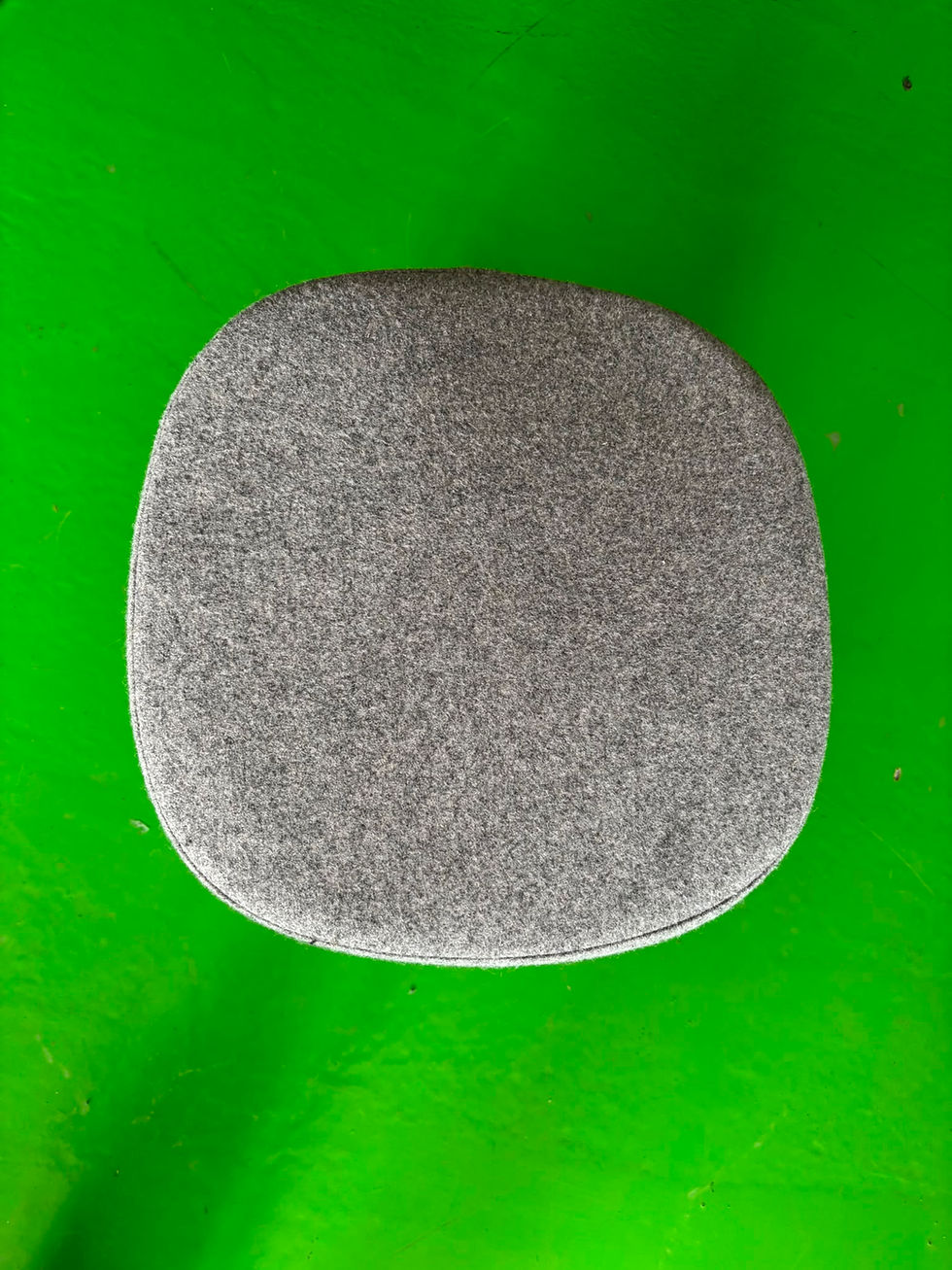 Miniature : Pouf mobile gris sur roulettes (Qté : 1)TABO086
