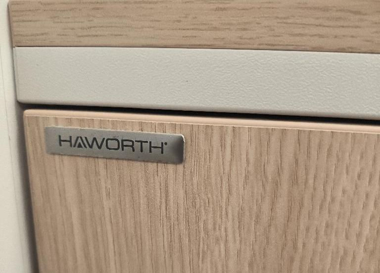 Miniature : Armoire basse HAWORTH bois (Qté:38) ARM534