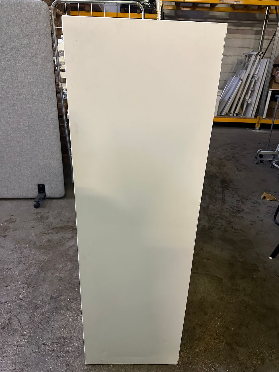 Miniature : Lot de 2 armoires haute et 3/4 blanches avec clés (Qté : 1) ARM551