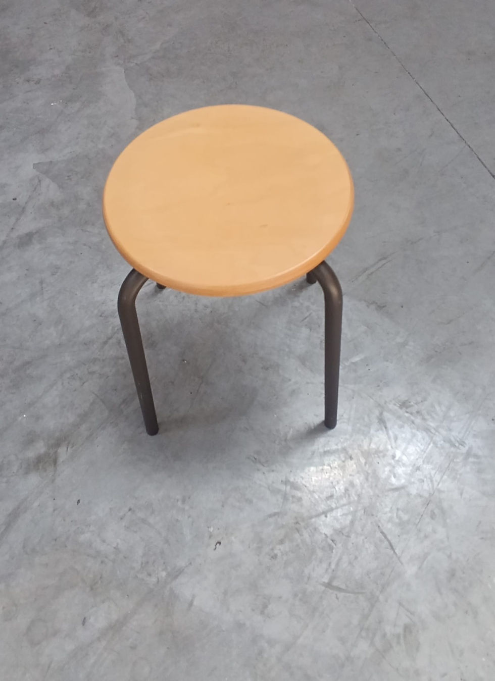 Miniature : Lot de 3 tabourets assise bois et piétement acier noir  (Qté : 1) TABO075