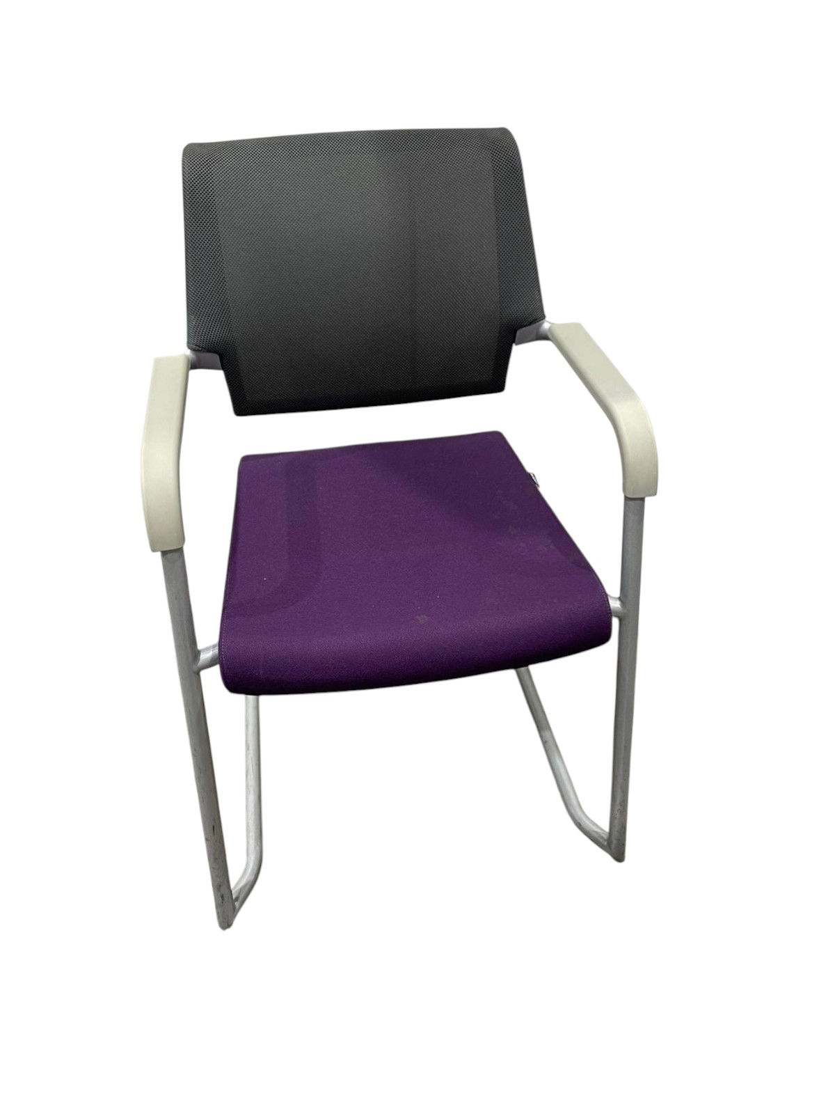 Chaise pied luge gris et dossier noir HAWORTH COMFORTO (Qté : 83) CHA444