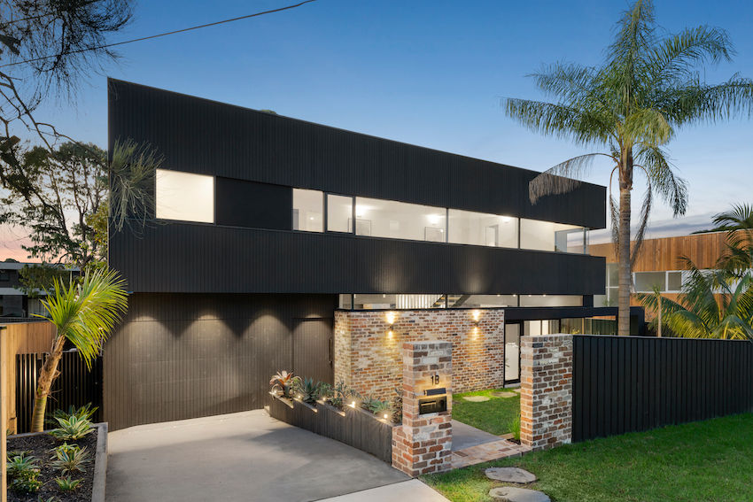 1b_Cheddar_Street BLACK DESIGNER HOUSE BLAKEHURST SHIRE SOUTH SYDNEY RENT $2000 WEEK BEEGU