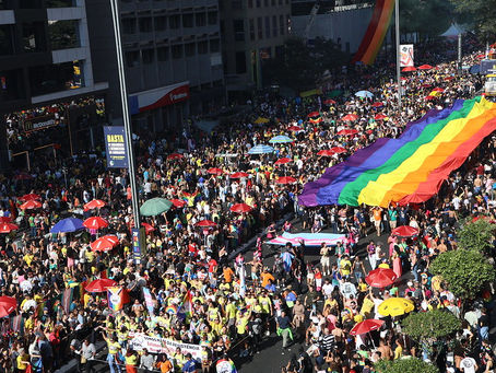 “Entre as rosas, um arco-íris”: a trajetória da Parada do Orgulho LGBT+ pela fotografia