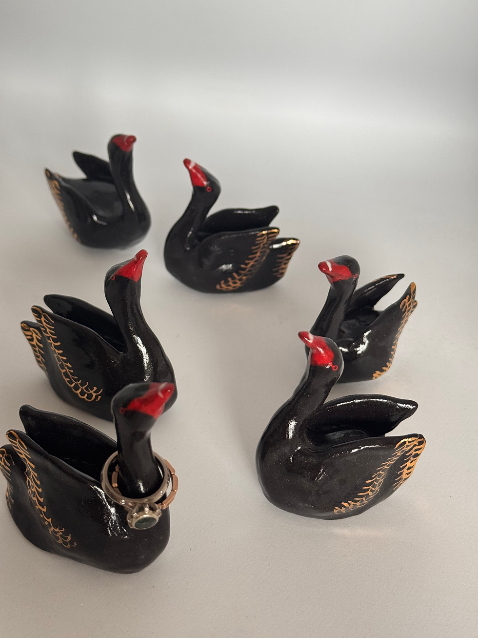 Thumbnail: Black swan Ring holder 