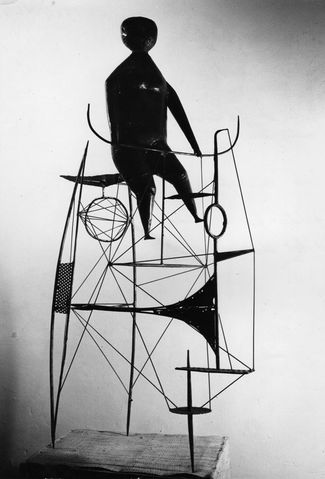 The Cyclist, 1955
Autogenous welded sheet and iron.
H.83 x W.58 x D.36 cm.
City of Paris Museum of Modern Art
Copyright P. Hiquily - Hiquily Archives
