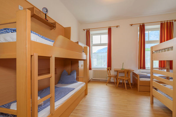 Wehrenfennighaus Fünfbettzimmer.jpg