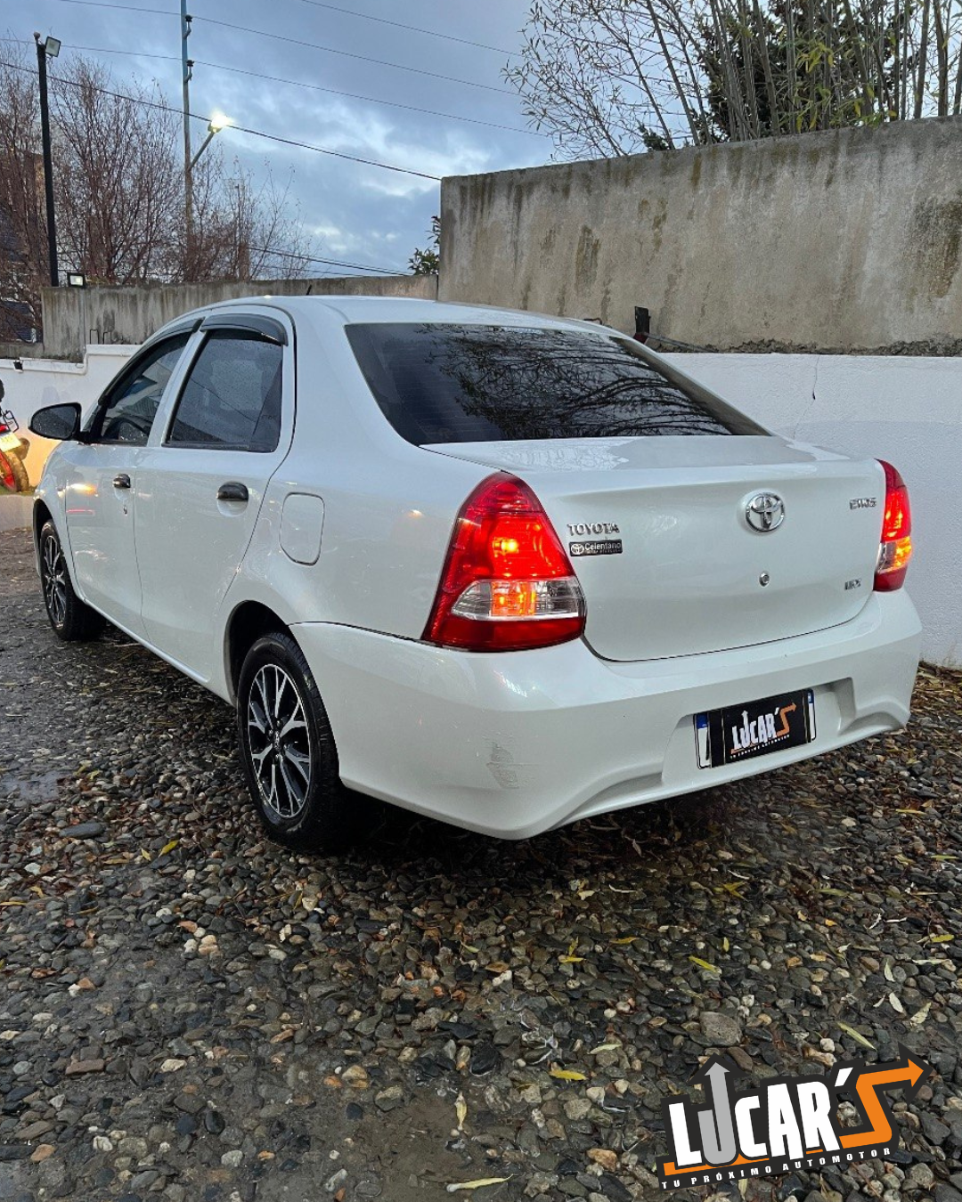 TOYOTA ETIOS 4P X