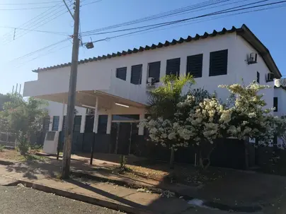Mulher que rasgou testículo do marido com a mão estava se defendendo de agressões, diz advogado