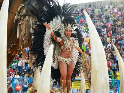 Desfile na Sapucaí terá mais quatro escolas nesta segunda-feira