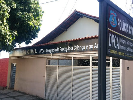 Polícia apura caso de criança baleada enquanto segurava espingarda para mãe mudar cama em Goiás