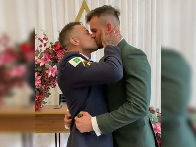 PM gay que teve arma recolhida celebra casamento no DF: “O amor prospera”